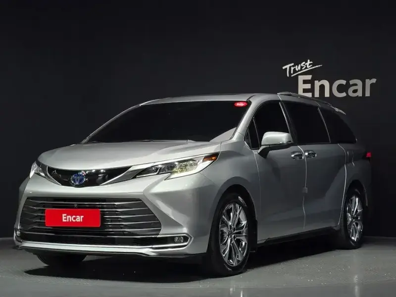 2023 Toyota Sienna с пробегом 68 149 км