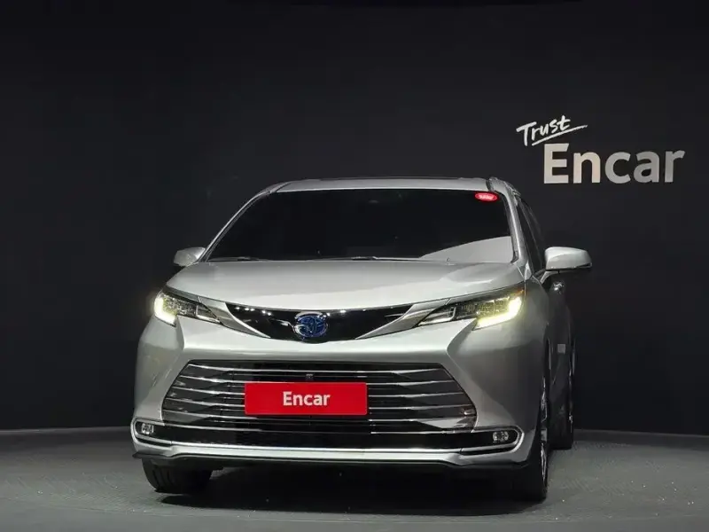 2023 Toyota Sienna с пробегом 68 149 км
