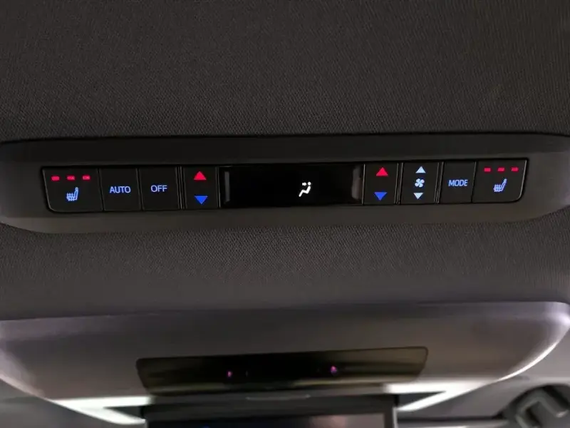 2023 Toyota Sienna с пробегом 68 149 км