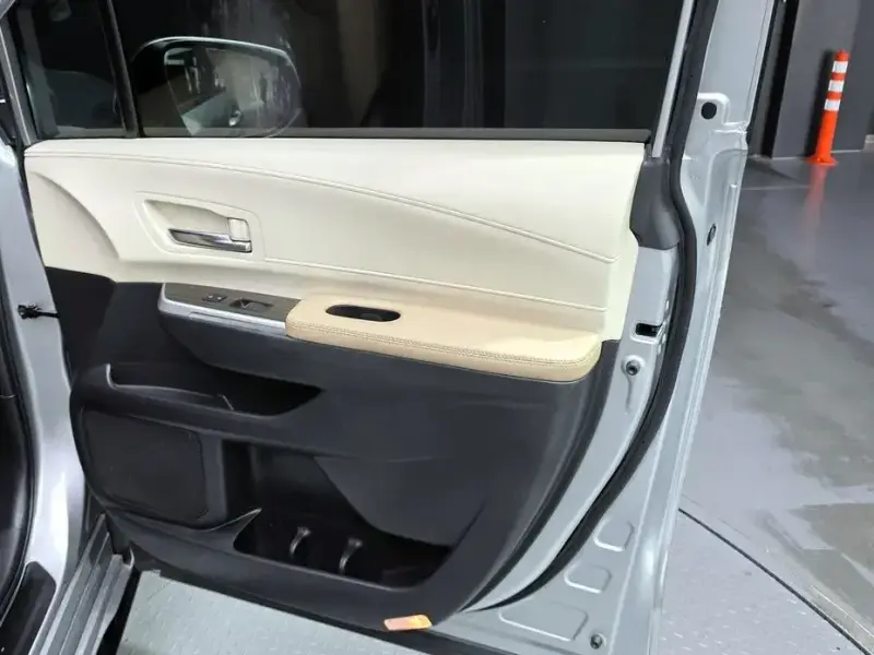 2023 Toyota Sienna с пробегом 68 149 км