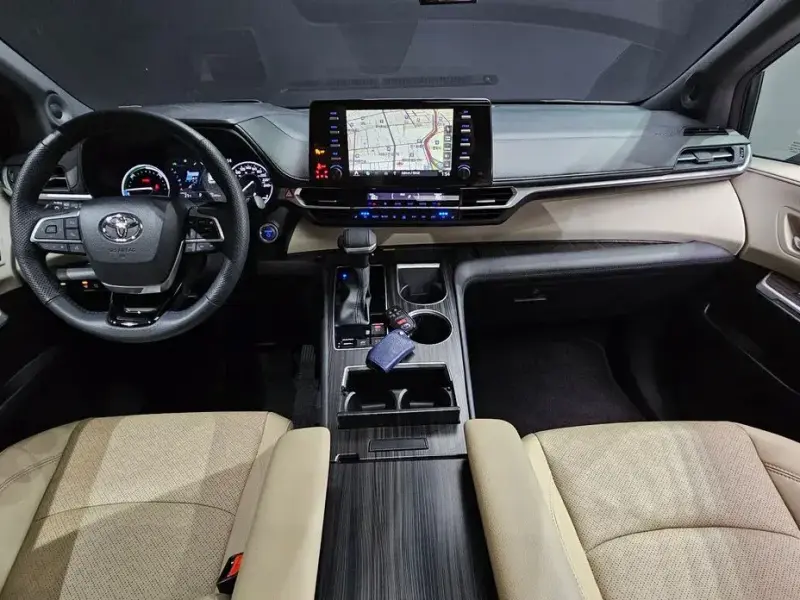 2022 Toyota Sienna с пробегом 31 393 км
