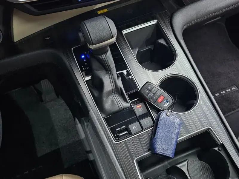 2022 Toyota Sienna с пробегом 31 393 км