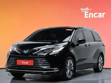2023 Toyota Sienna с пробегом 28 552 км