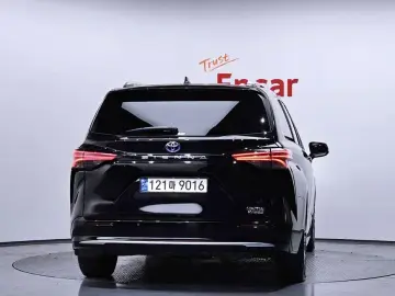 2023 Toyota Sienna с пробегом 28 552 км