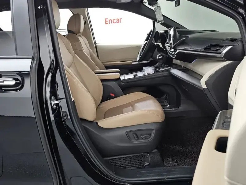2023 Toyota Sienna с пробегом 28 552 км