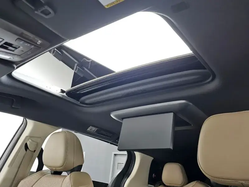 2023 Toyota Sienna с пробегом 28 552 км