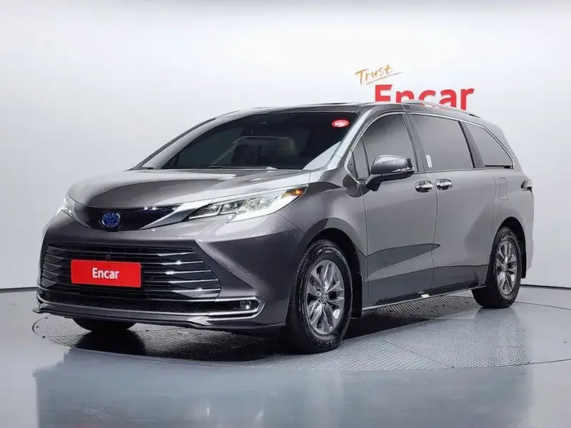 2023 Toyota Sienna с пробегом 73 551 км