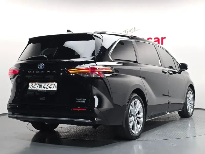 2021 Toyota Sienna с пробегом 37 922 км