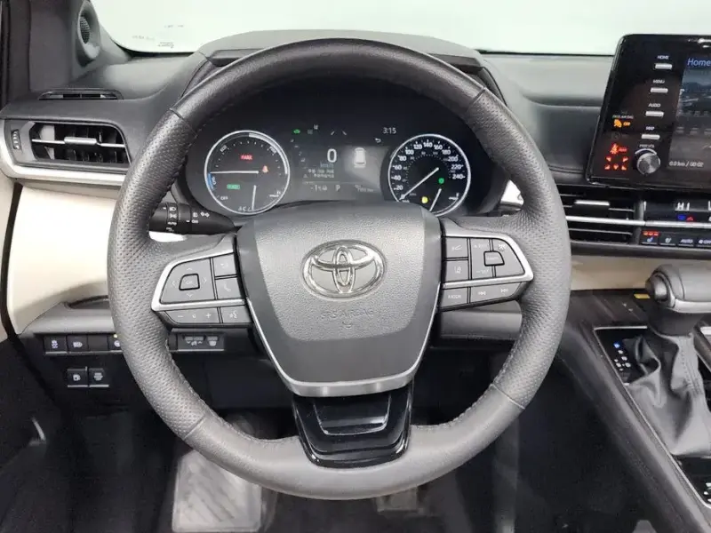 2023 Toyota Sienna с пробегом 73 551 км