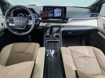 2021 Toyota Sienna с пробегом 37 922 км