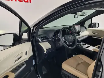 2021 Toyota Sienna с пробегом 37 922 км