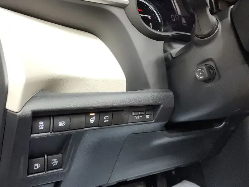 2023 Toyota Sienna с пробегом 73 551 км