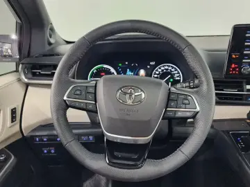 2021 Toyota Sienna с пробегом 37 922 км