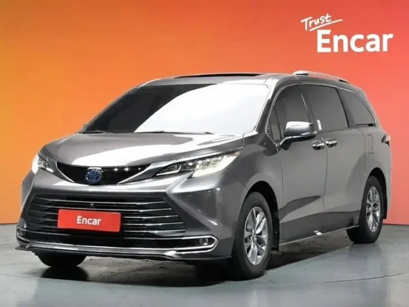 2023 Toyota Sienna с пробегом 54 651 км