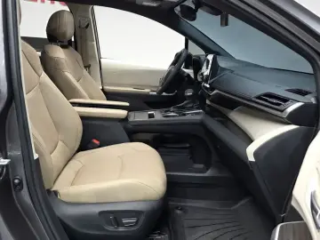 2023 Toyota Sienna с пробегом 54 651 км