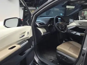 2023 Toyota Sienna с пробегом 54 651 км