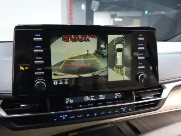 2023 Toyota Sienna с пробегом 54 651 км
