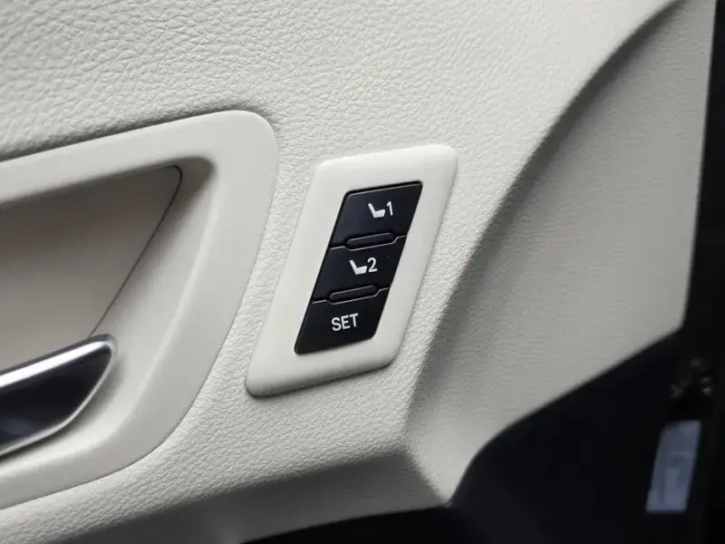 2023 Toyota Sienna с пробегом 54 651 км
