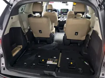 2023 Toyota Sienna с пробегом 54 651 км