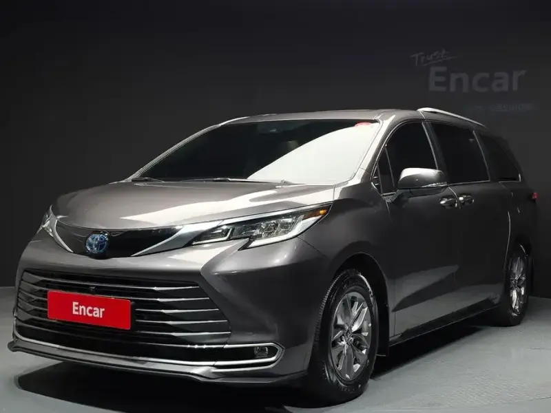 2023 Toyota Sienna с пробегом 57 063 км