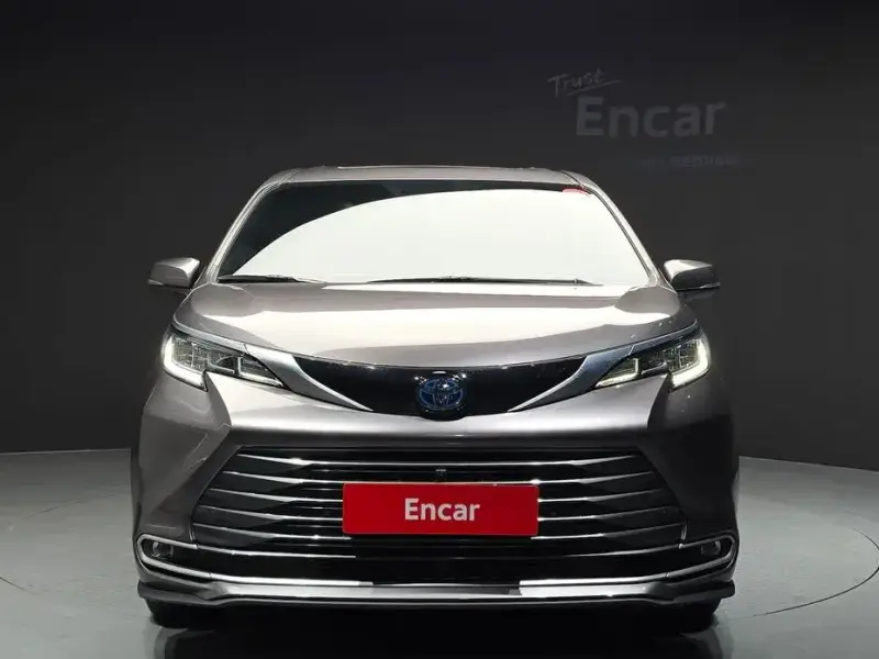 2023 Toyota Sienna с пробегом 57 063 км
