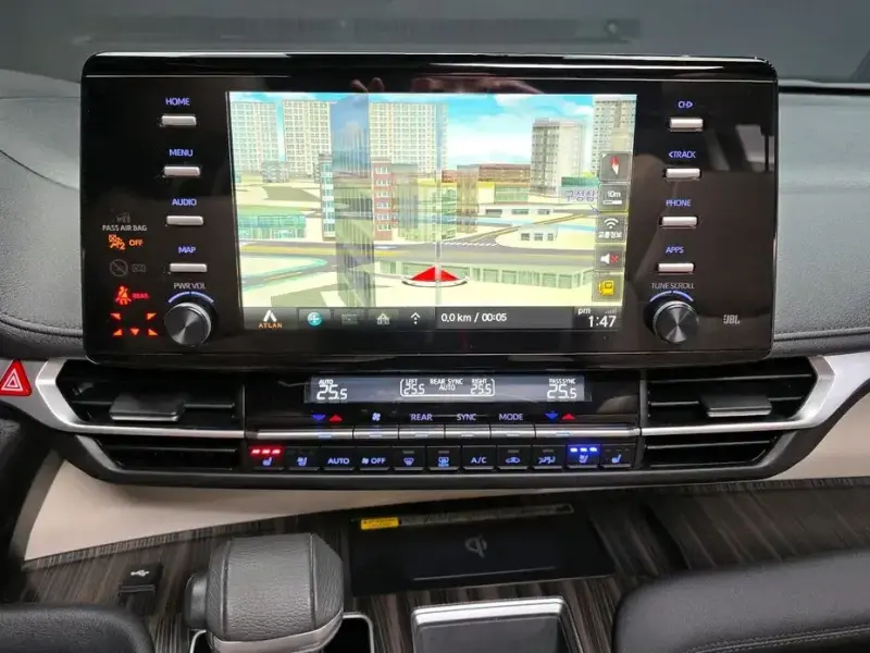 2023 Toyota Sienna с пробегом 57 063 км
