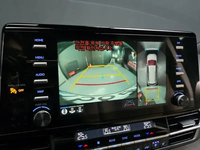 2023 Toyota Sienna с пробегом 57 063 км