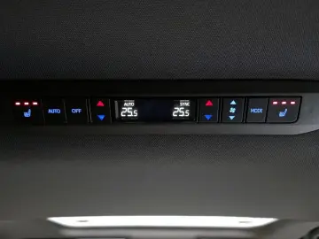 2023 Toyota Sienna с пробегом 57 063 км