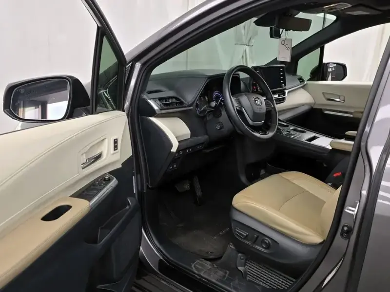 2021 Toyota Sienna с пробегом 77 917 км