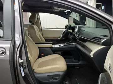 2021 Toyota Sienna с пробегом 77 917 км