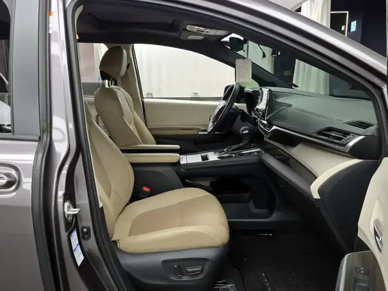 2021 Toyota Sienna с пробегом 77 917 км