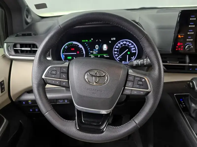2021 Toyota Sienna с пробегом 77 917 км