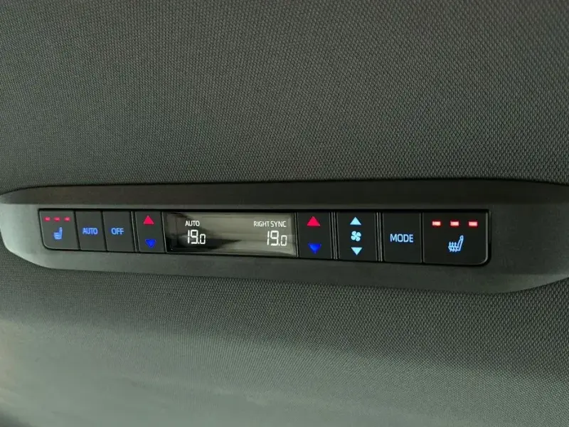 2021 Toyota Sienna с пробегом 77 917 км
