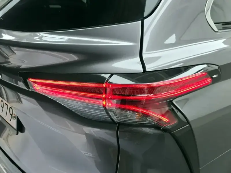 2021 Toyota Sienna с пробегом 77 917 км