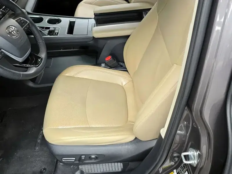 2021 Toyota Sienna с пробегом 77 917 км