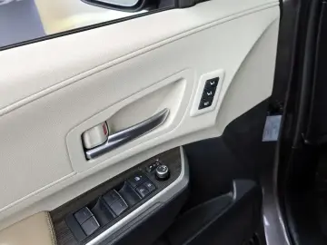 2021 Toyota Sienna с пробегом 77 917 км