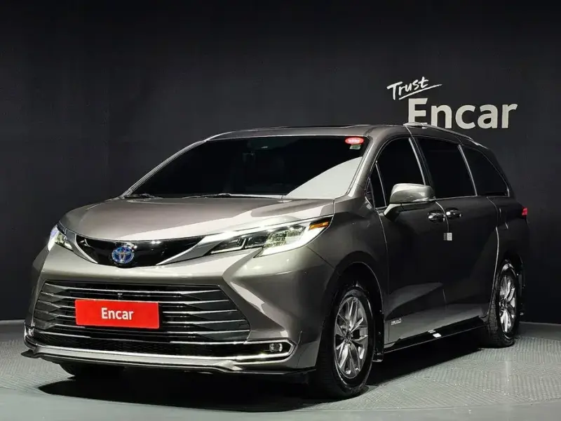 2021 Toyota Sienna с пробегом 111 218 км