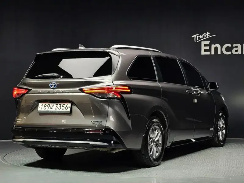 2021 Toyota Sienna с пробегом 111 218 км