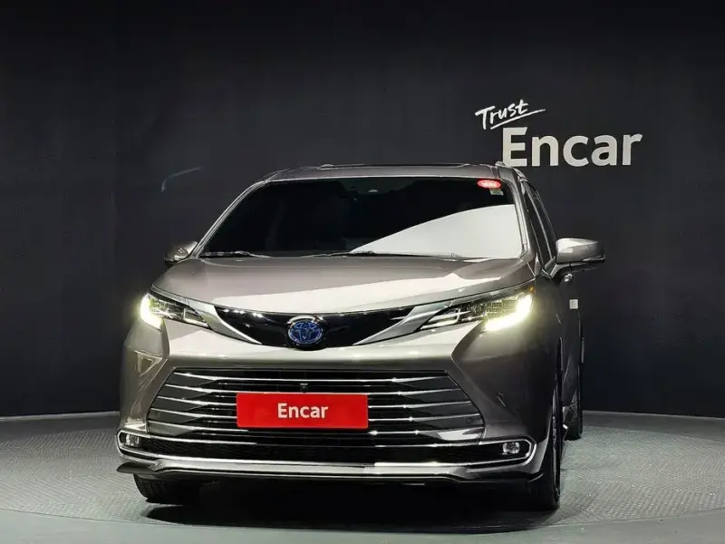 2021 Toyota Sienna с пробегом 111 218 км