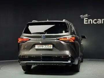2021 Toyota Sienna с пробегом 111 218 км