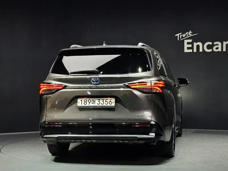 2021 Toyota Sienna с пробегом 111 218 км