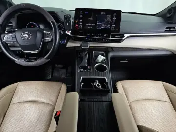 2021 Toyota Sienna с пробегом 111 218 км