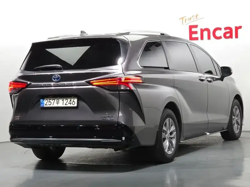 2022 Toyota Sienna с пробегом 73 192 км
