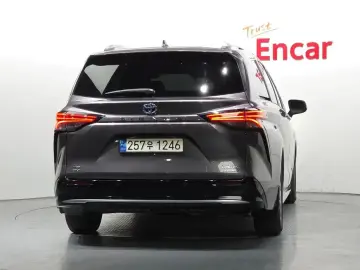 2022 Toyota Sienna с пробегом 73 192 км