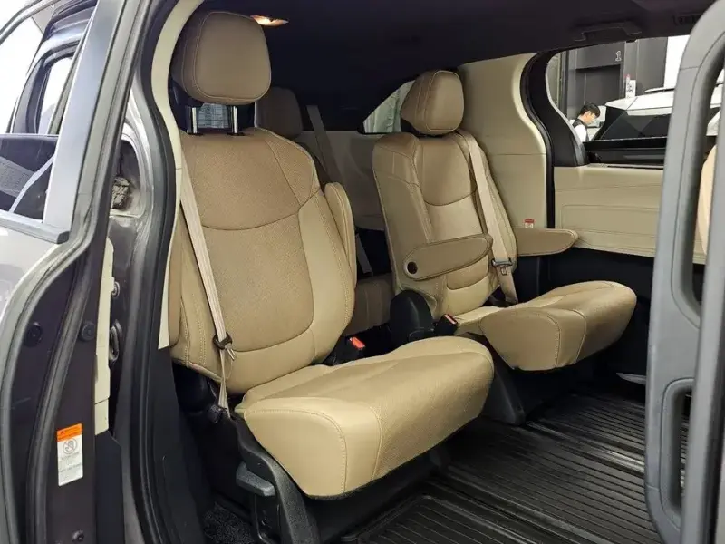 2021 Toyota Sienna с пробегом 111 218 км