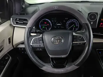 2021 Toyota Sienna с пробегом 111 218 км