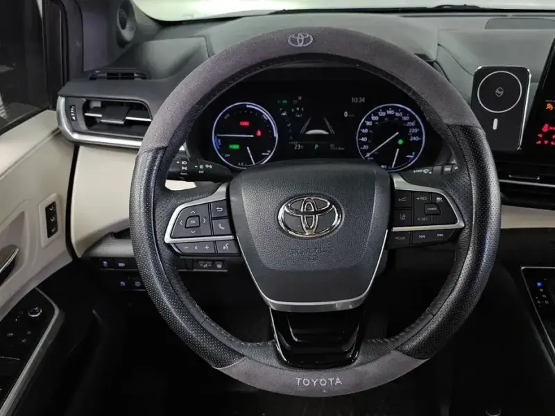 2021 Toyota Sienna с пробегом 111 218 км