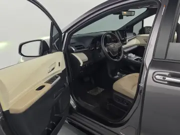 2022 Toyota Sienna с пробегом 73 192 км