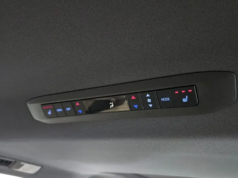 2021 Toyota Sienna с пробегом 111 218 км