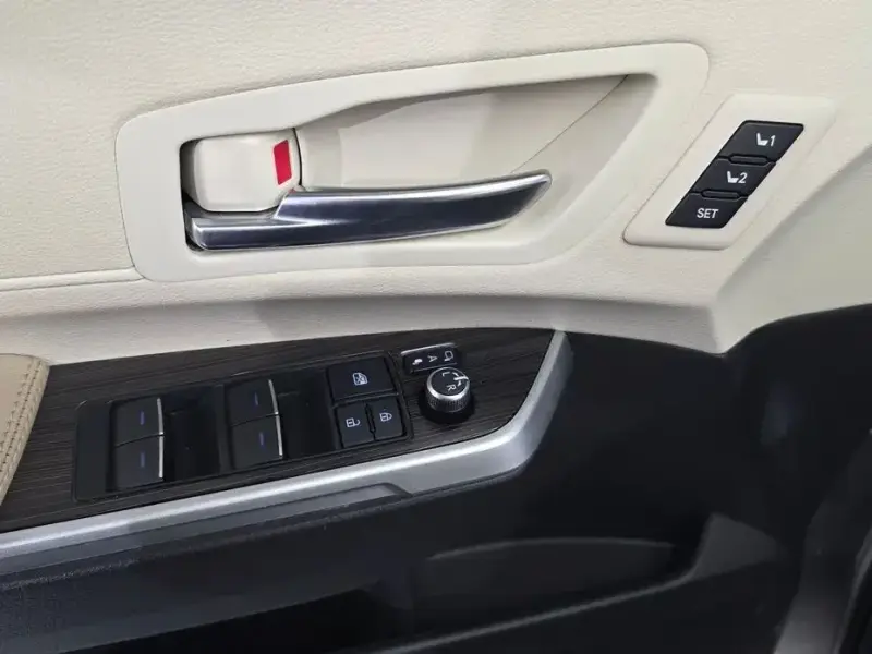 2022 Toyota Sienna с пробегом 73 192 км